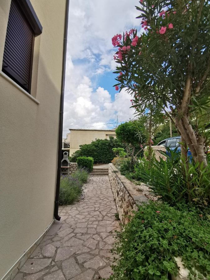 Apartments Lucia Pag Town Exterior foto